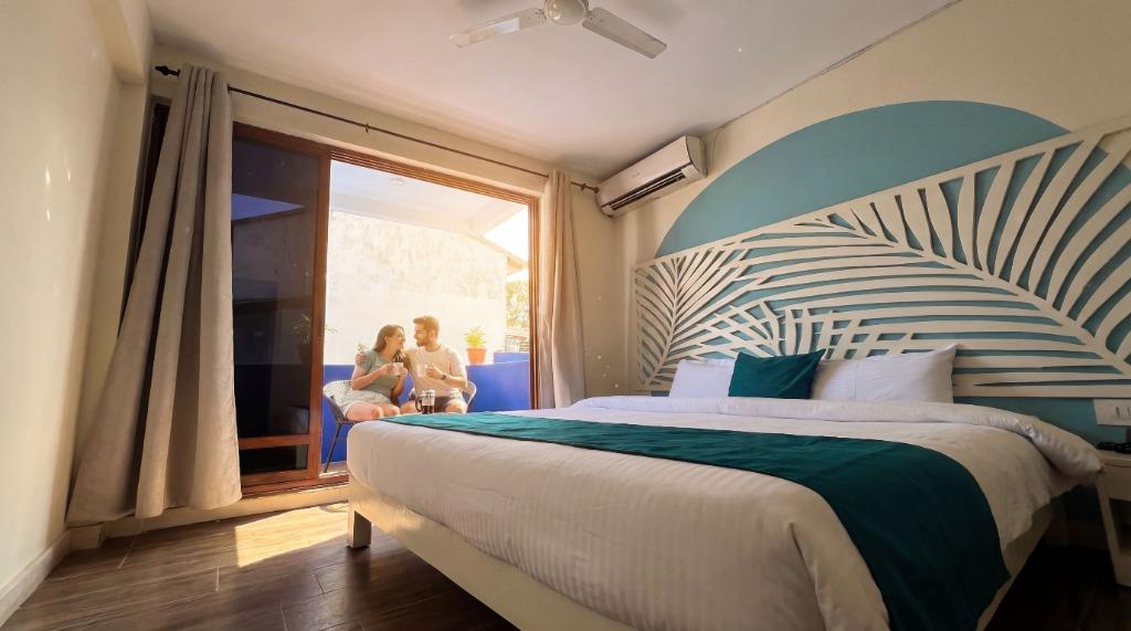 Deluxe Room with Balcony gallery 1