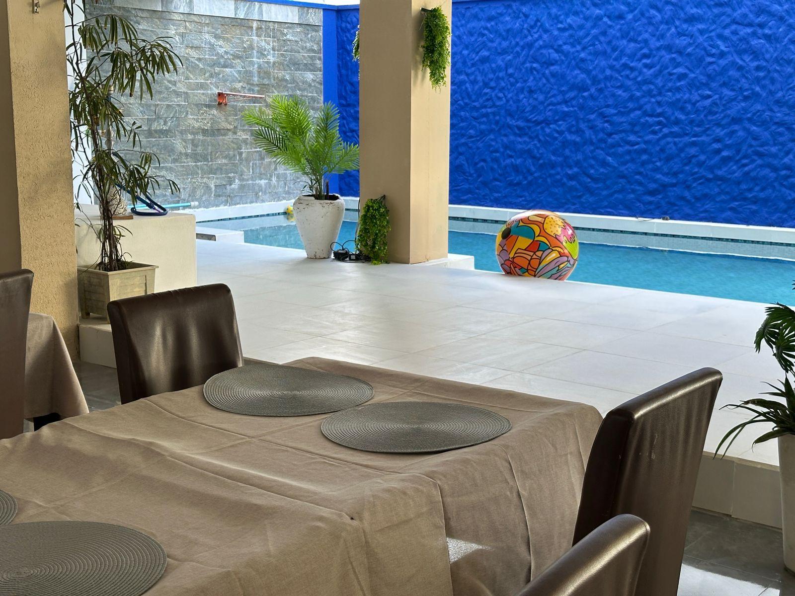 Poolside Dining
